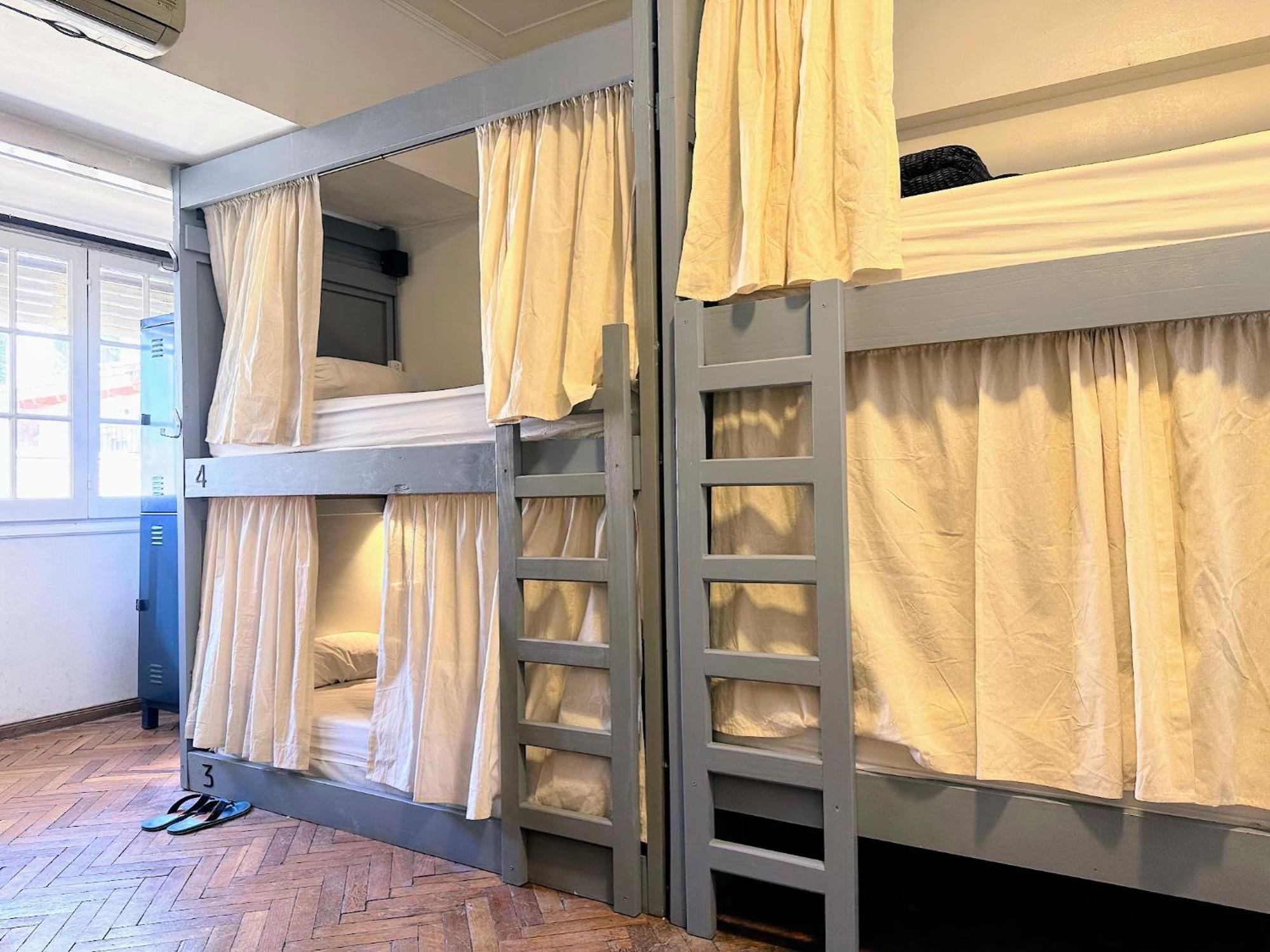Gorilla Hostal *