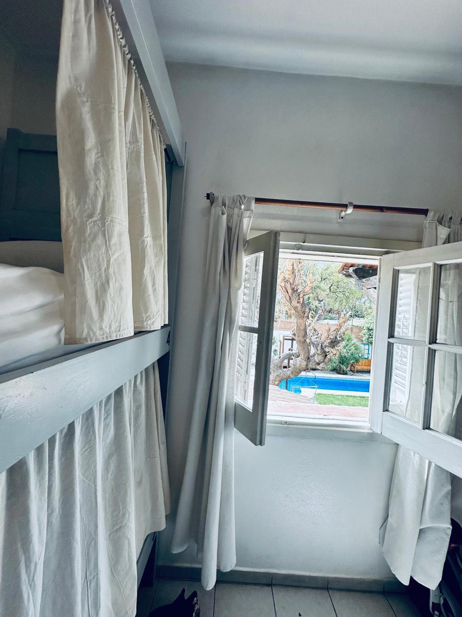 Gorilla Hostal