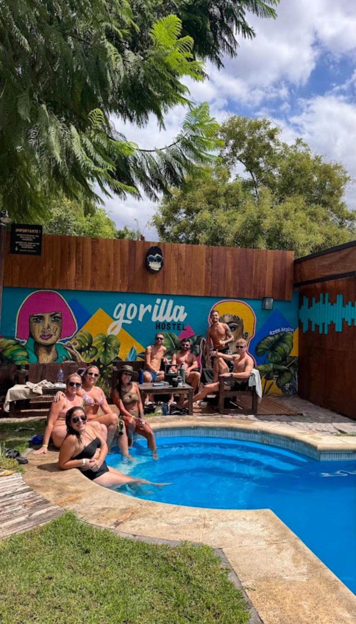 Hostal Gorilla *