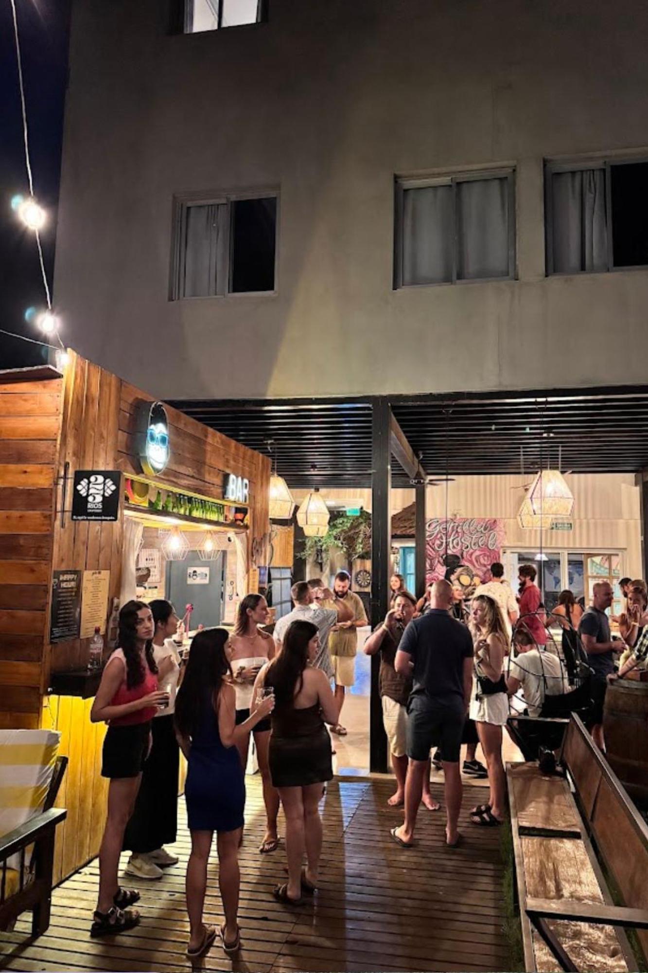 Gorilla Hostel *